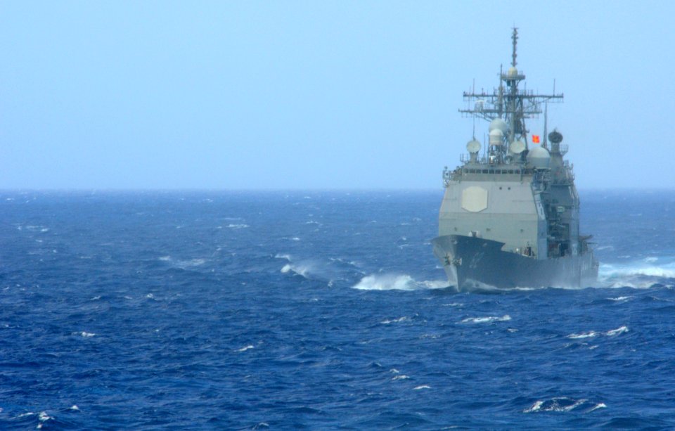US Navy 100721-N-3659B-237 USS Chancellorsville (CG 62) transits the Pacific Ocean