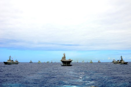 US Navy 100724-N-1004S-351 USS Bonhomme Richard (LHD 6), center, ROKS Sejong the Great (DDG 991), left, JS Akebono (DD 108) and other ships assigned to the Rim of the Pacific (RIMPAC) 2010 combined task force transit the Pacifi