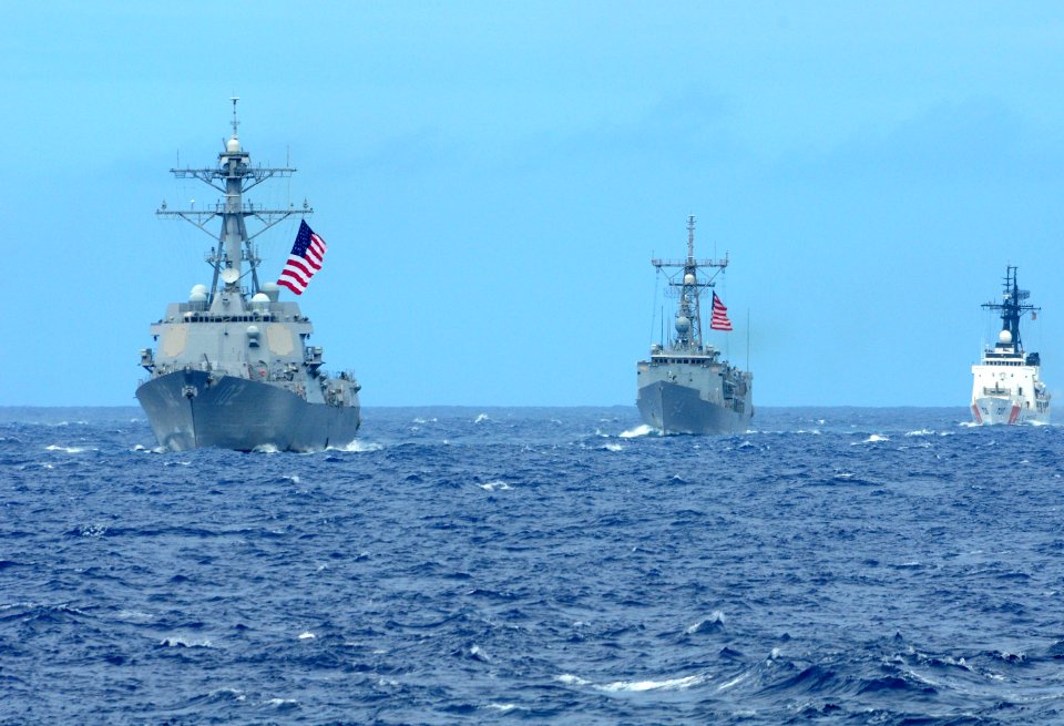 US Navy 100724-N-3659B-222 The Arleigh Burke-class guided-missile destroyer USS Sampson (DDG 102), the Oliver Hazard Perry-class frigate USS Ford (FFG 54)