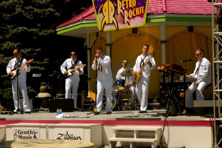 US Navy 100723-N-2389S-032 The U.S. Navy Rock Band Horizon performs at a theme park as part of Twin Cities Navy Week