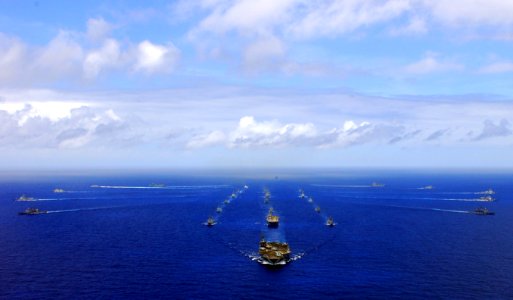 US Navy 100724-N-5684M-977 The aircraft carrier USS Ronald Reagan (CVN 76) transits the Pacific Ocean with ships assigned to Rim of the Pacific (RIMPAC) 2010 combined task force