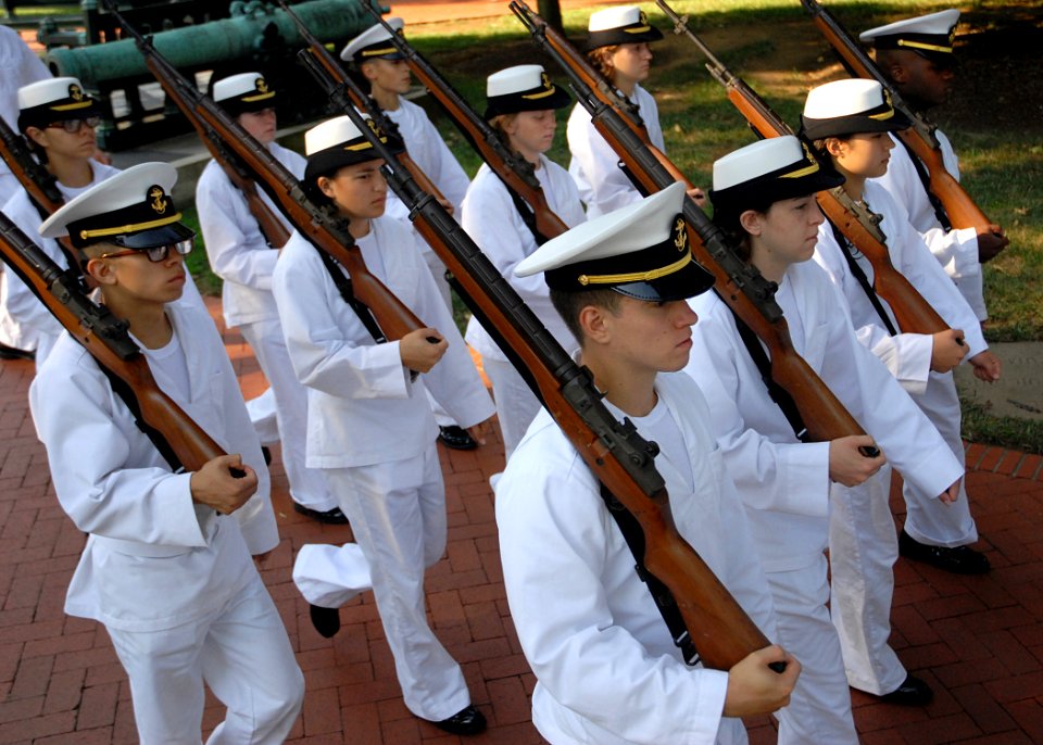 US Navy 100730-N-3857R-011 U.S. Naval Academy midshipmen participate in a formal parade on the school's campus
