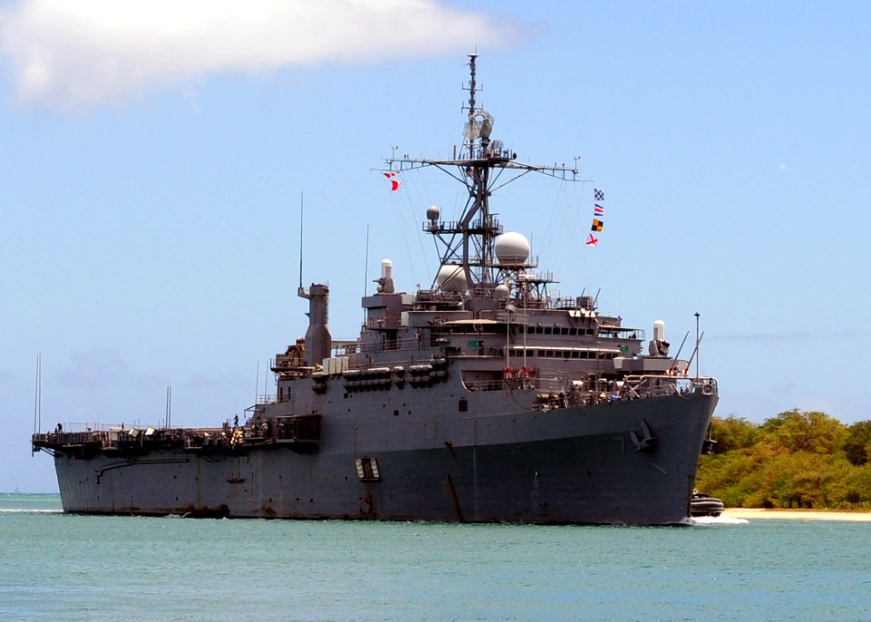 US Navy 100730-N-6854D-076 The Austin-class amphibious transport dock ship USS Cleveland (LPD 7) returns to Joint Base Pearl Harbor-Hickam after participating in Rim of the Pacific (RIMPAC) 2010 exercises
