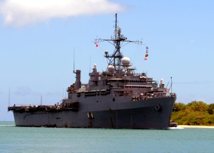 US Navy 100730-N-6854D-076 The Austin-class amphibious transport dock ship USS Cleveland (LPD 7) returns to Joint Base Pearl Harbor-Hickam after participating in Rim of the Pacific (RIMPAC) 2010 exercises