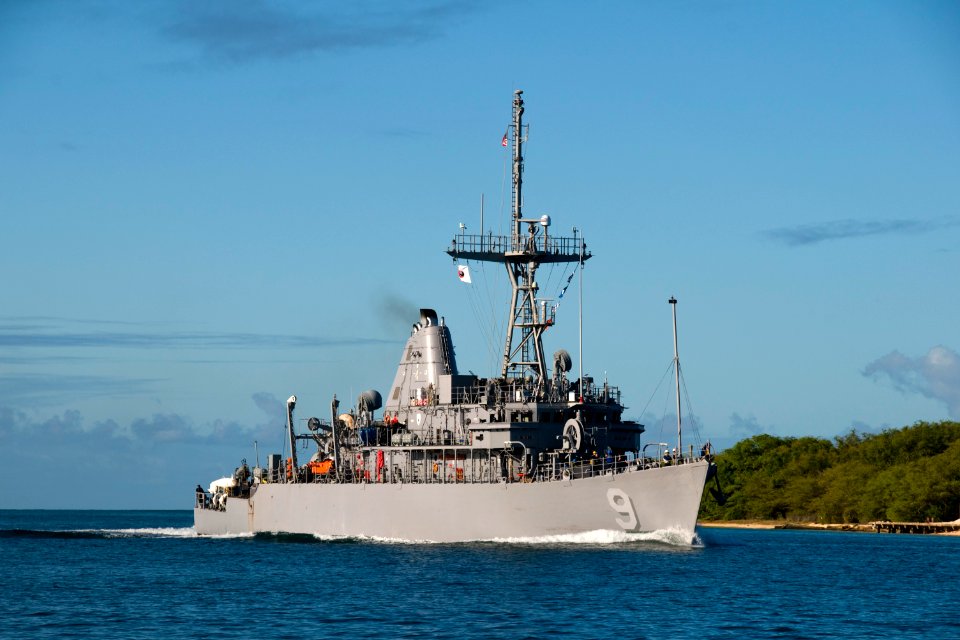 US Navy 100729-N-6674H-002 USS Pioneer (MCM 9) returns to Joint Base Pearl Harbor-Hickam after participating in Rim of the Pacific (RIMPAC) 2010 exercises