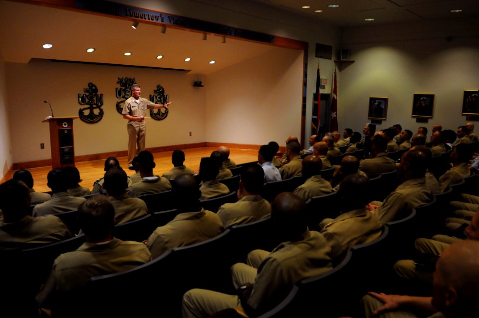 US Navy 100729-N-9818V-027 Master Chief Petty Officer of the Navy (MCPON) Rick West addresses Class 154 at the Senior Enlisted Academy (SEA) during his visit to Naval Station Newport