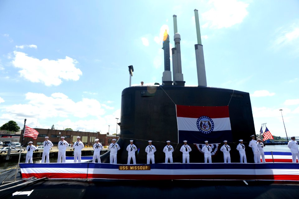 US Navy 100731-N-8467N-003 Sailors man the rails and bring the ship to life during the commissioning ceremony for the Virginia-class attack submarine USS Missouri (SSN 780) at Naval Submarine Base New London