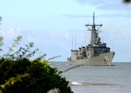 US Navy 100730-N-8539M-040 The Adelaide-class guided-missile frigate HMAS Newcastle (FFG 06) returns to Joint Base Pearl Harbor-Hickam after participating in Rim of the Pacific (RIMPAC) 2010 exercises
