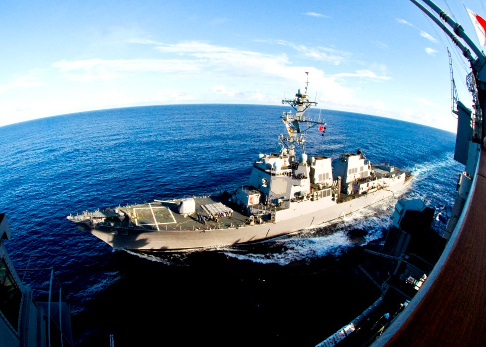 US Navy 100802-N-4830B-055 The aircraft carrier USS George Washington (CVN 73) conducts replenishment at sea with the Arleigh Burke-class guided-missile destroyer USS Chung-Hoon (DDG 93)