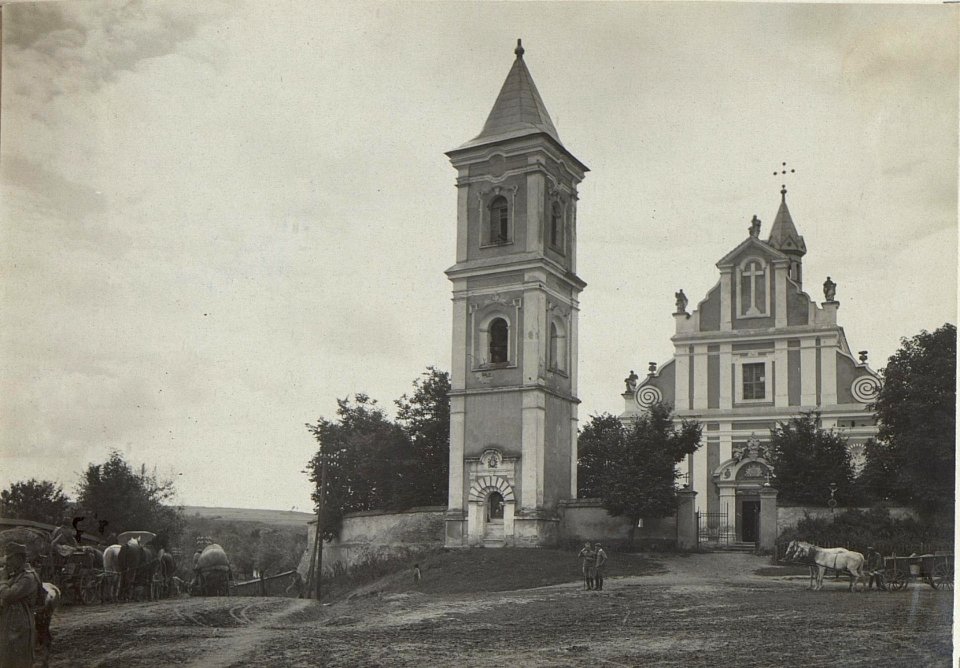 Uscie zielone am Dniester östl.Mariampol. Kirche am Westausgang. (BildID 15727383)