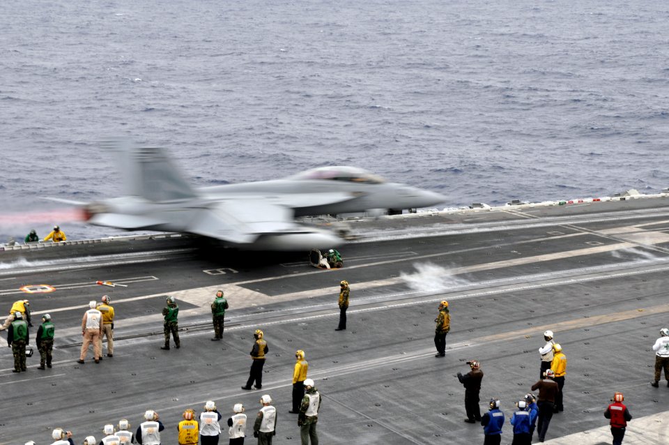 US Navy 100807-N-7042V-026 An F-A-18F Super Hornet launches off USS Ronald Reagan (CVN 76)