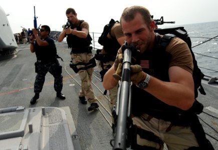 US Navy 100812-N-6463B-149 Sailors engage in close-quarter battle proficiency training
