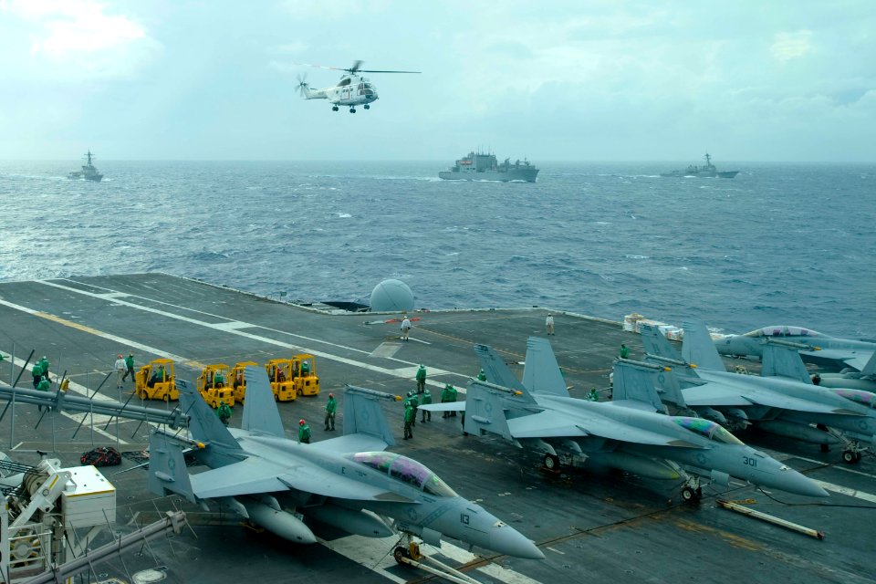 US Navy 100809-N-6720T-021 An SA-330J Puma helicopter assigned to the Military Sealift Command dry cargo and ammunition ship USNS Amelia Earhart (T-AKE 6)