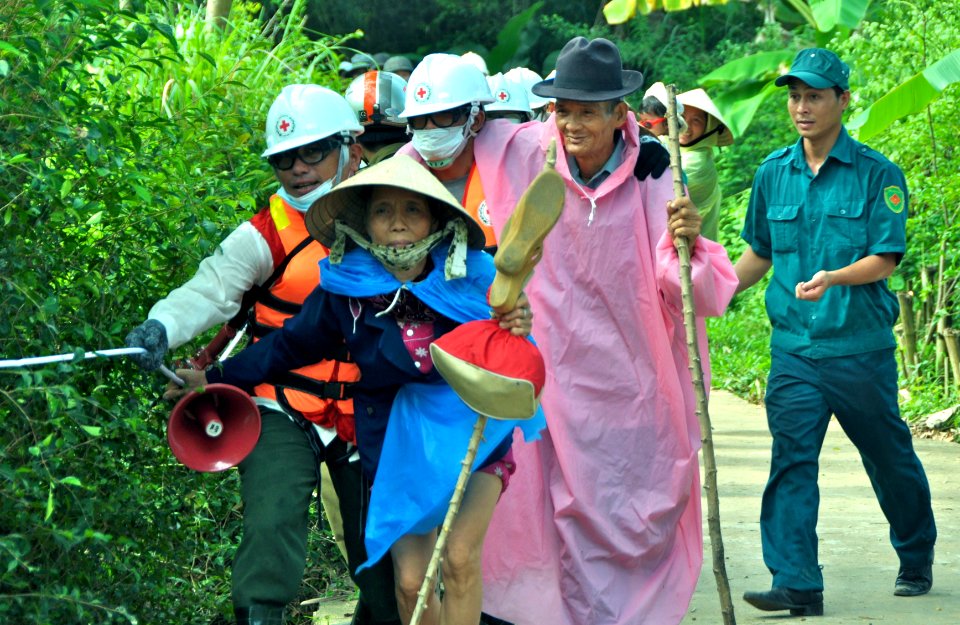 USAID, Red Cross Support Disaster Response Drill in Duy Hoa Commune, Quang Nam Province (8248536835)