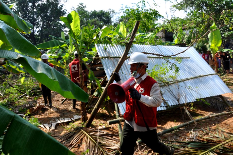 USAID, Red Cross Support Disaster Response Drill in Duy Hoa Commune, Quang Nam Province (8248492477)