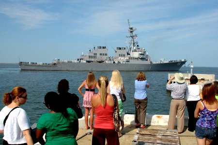 US Navy 100817-N-5292M-047 Family and friends watch as SS Laboon (DDG 58) departs at Naval Station Norfolk