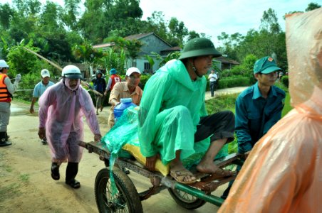 USAID, Red Cross Support Disaster Response Drill in Duy Hoa Commune, Quang Nam Province (8248521781)