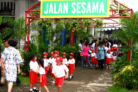 USAID supports New York- based Sesame Street Workshop (4324317259)