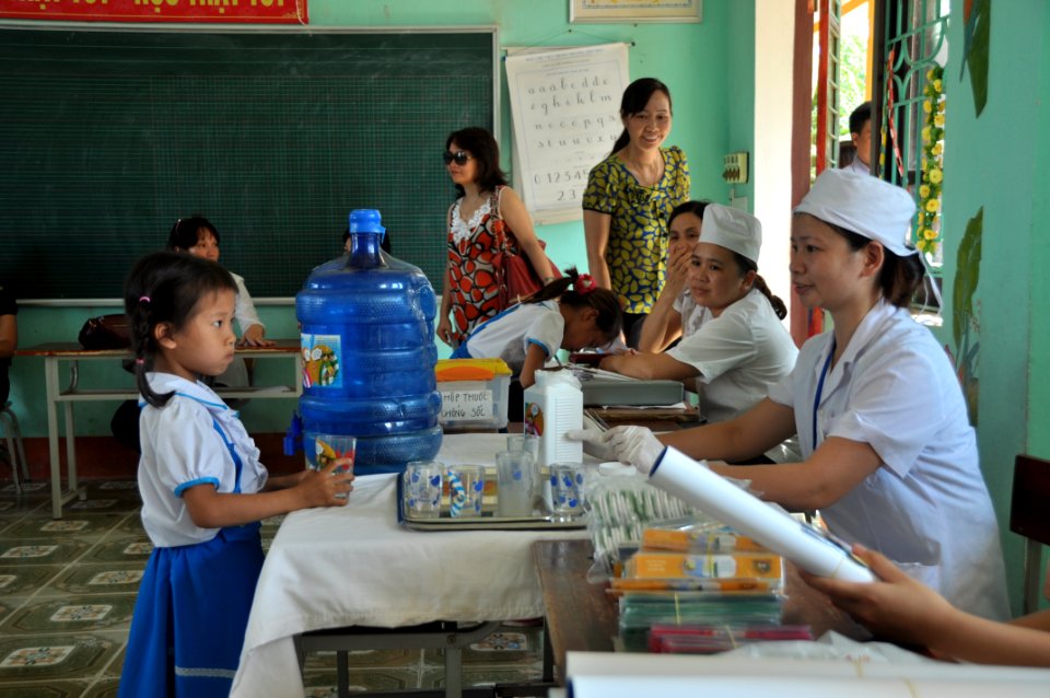 USAID supports deworming education and medication distribution in Bac Giang Province (8762347782)