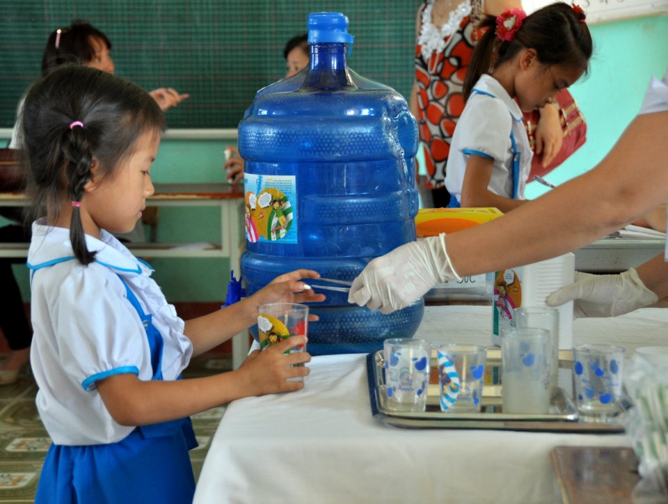 USAID supports deworming education and medication distribution in Bac Giang Province (8761231005)