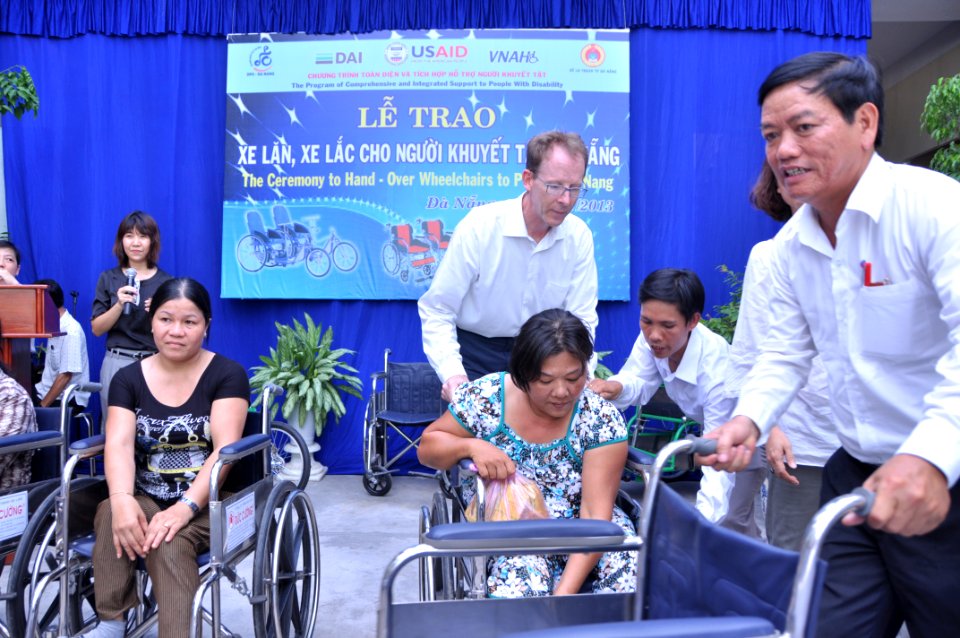 USAID Project Supports Rehabilitation Department for Children and Wheelchair Distribution in Danang (9305245030)