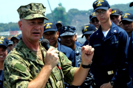 US Navy 100831-N-9818V-343 Master Chief Petty Officer of the Navy (MCPON) Rick West talks with Sailors aboard the guided-missile destroyer USS Stethem (DDG 63) during his visit to Fleet Activities Yokosuka