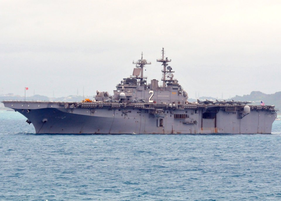 US Navy 100905-N-8113T-057 USS Essex (LHD 2) is at anchorage off the coast of White Beach following landing craft air cushion operations