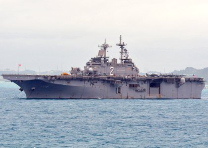 US Navy 100905-N-8113T-057 USS Essex (LHD 2) is at anchorage off the coast of White Beach following landing craft air cushion operations