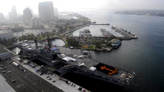US Navy 100901-N-9500T-002 Chief petty officers and chief petty officer selectees form an anchor on the flight deck of the USS Midway Museum in obs