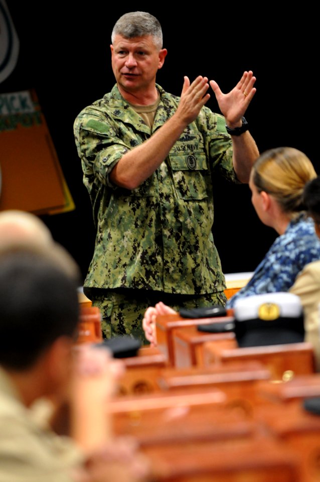 US Navy 100831-N-9818V-166 Master Chief Petty Officer of the Navy (MCPON) Rick West speaks with chief petty officer selects during his visit to Fleet Activities Yokosuka