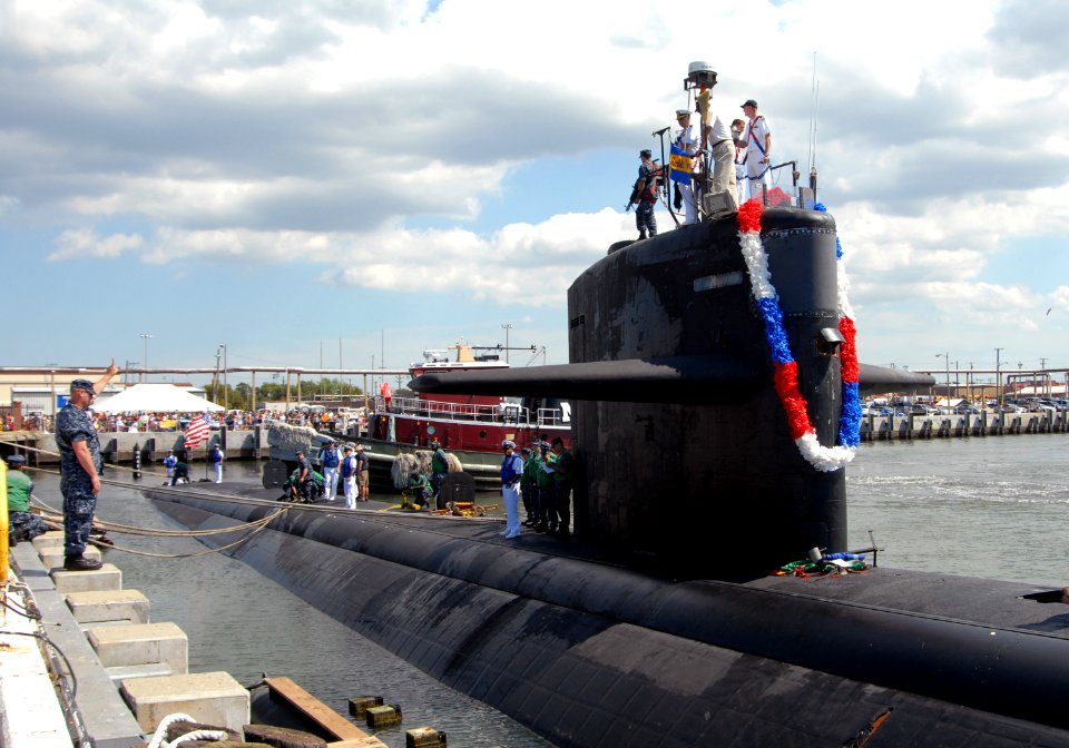 US Navy 100906-N-7705S-068 USS Norfolk (SSN 714) returns from a scheduled six-month deployment