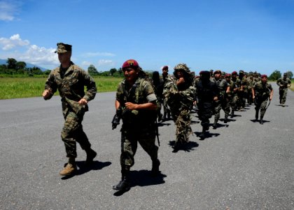 US Navy 100906-N-4153W-049 Marines train with Guatemala Kaibil Special Forces