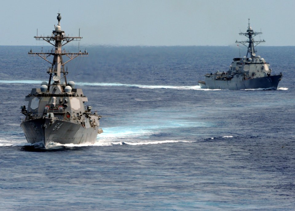 US Navy 100905-N-0569K-162 USS Bulkeley (DDG 84), left, and USS Mason (DDG 87) break away at the conclusion of a strait transit exercise