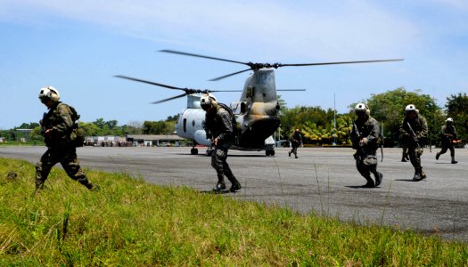US Navy 100910-N-4153W-247 U.S. Marines from Ground Combat Element, 1st Platoon, Alpha Company, 2nd Amphibious Assault Battalion, embarked aboard t