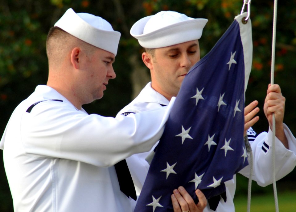 US Navy 100910-N-3925A-001 Aviation Electronics Technician 2nd Class Josh Coon, left, and Sonar Technician 2nd Class Phil Slocum