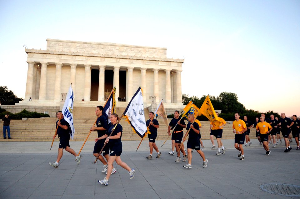 US Navy 100911-N-9818V-055 Chief petty officers and chief petty officer selectees run throughout Washington, D.C., during the annual Navy Heritage