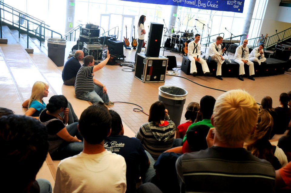US Navy 100915-N-3271W-142 Navy Band Northwest talks to high school kids