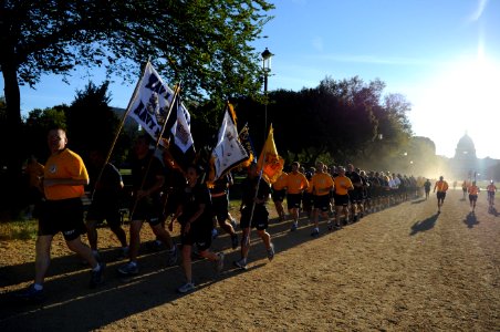 US Navy 100911-N-9818V-295 Chief petty officers and chief petty officer selectees run throughout Washington, D.C., during the annual Navy Heritage