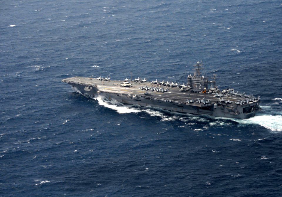 US Navy 101014-N-5016P-127 The aircraft carrier USS Abraham Lincoln (CVN 72) transits the Indian Ocean