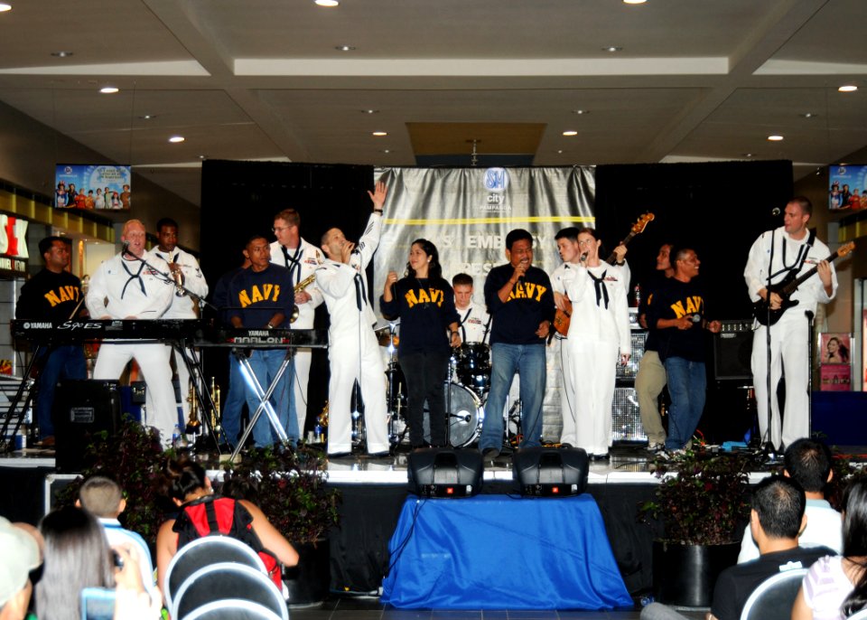 US Navy 101018-N-7783B-019 The U.S. 7th Fleet band, Orient Express, and the Philippine Navy band perform together during a free show at the SM City