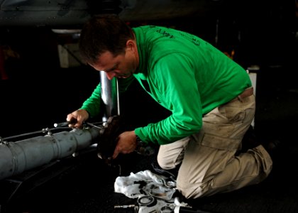 US Navy 101021-N-6427M-024 Chief Aviation Structural Mechanic Jeff Piechocki, from Jacksonville, Fla. assigned to Helicopter Anti-submarine Squadro