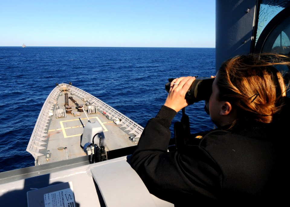 US Navy 101022-N-6632S-205 Ensign Claire M. Murphy, assigned to the combat systems department of the guided-missile cruiser USS Gettysburg (CG 64)