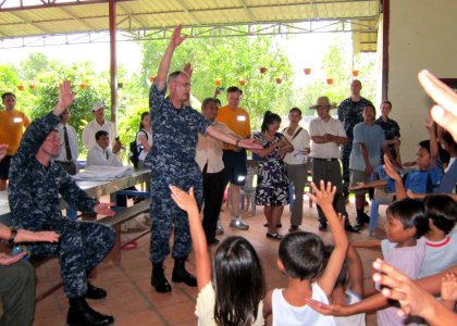 US Navy 101026-N-6770T-250 Rear. Adm. Richard Landolt, commander of Amphibious Force U.S. 7th Fleet, teaches the University of Florida