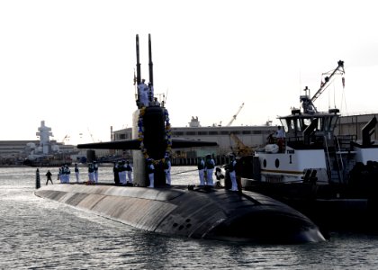 US Navy 101029-N-3560G-001 The Los Angeles-class submarine USS Louisville (SSN 724) returns to Joint Base Pearl Harbor-Hickam after completing a sc