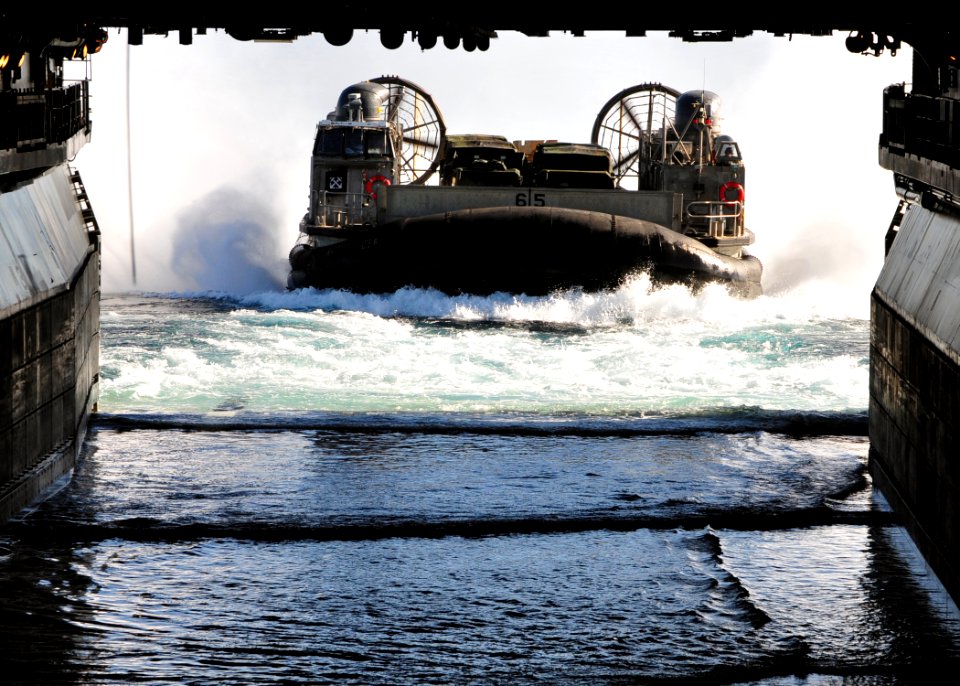 US Navy 101104-N-1722W-139 A landing craft air cushion (LCAC) operated by Marines assigned to the 13th Marine Expeditionary Unit (13th MEU) prepare