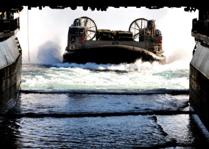 US Navy 101104-N-1722W-139 A landing craft air cushion (LCAC) operated by Marines assigned to the 13th Marine Expeditionary Unit (13th MEU) prepare