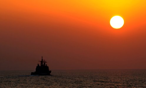 US Navy 101103-N-5016P-001 The guided-missile cruiser USS Cape St. George (CG 71) is underway in the Arabian Gulf