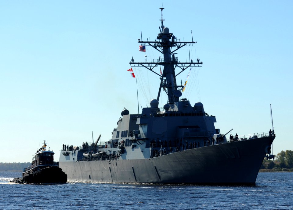 US Navy 101112-N-3737T-029 The guided-missile destroyer Pre-Commissioning Unit (PCU) Gravely (DDG 107) navigates the Cape Fear River near Wilmingto