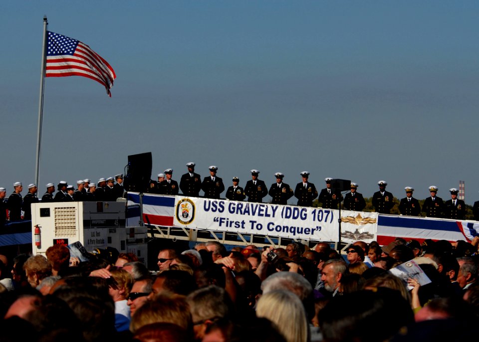 US Navy 101120-N-3737T-205 Sailors man the rails as the ship is brought to life during the commissioning ceremony for the U.S. Navy's newest guided