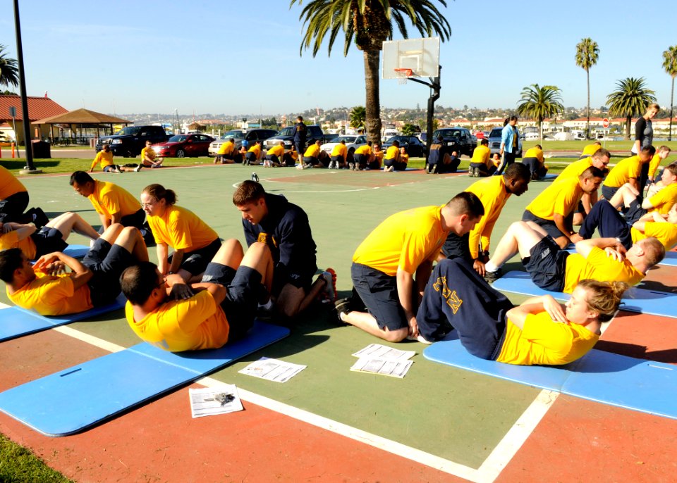 US Navy 101110-N-7214P-031 Sailors assigned to Naval Medical Center San Diego conduct the curl-up portion of the Navy Physical Readiness Test at Ma